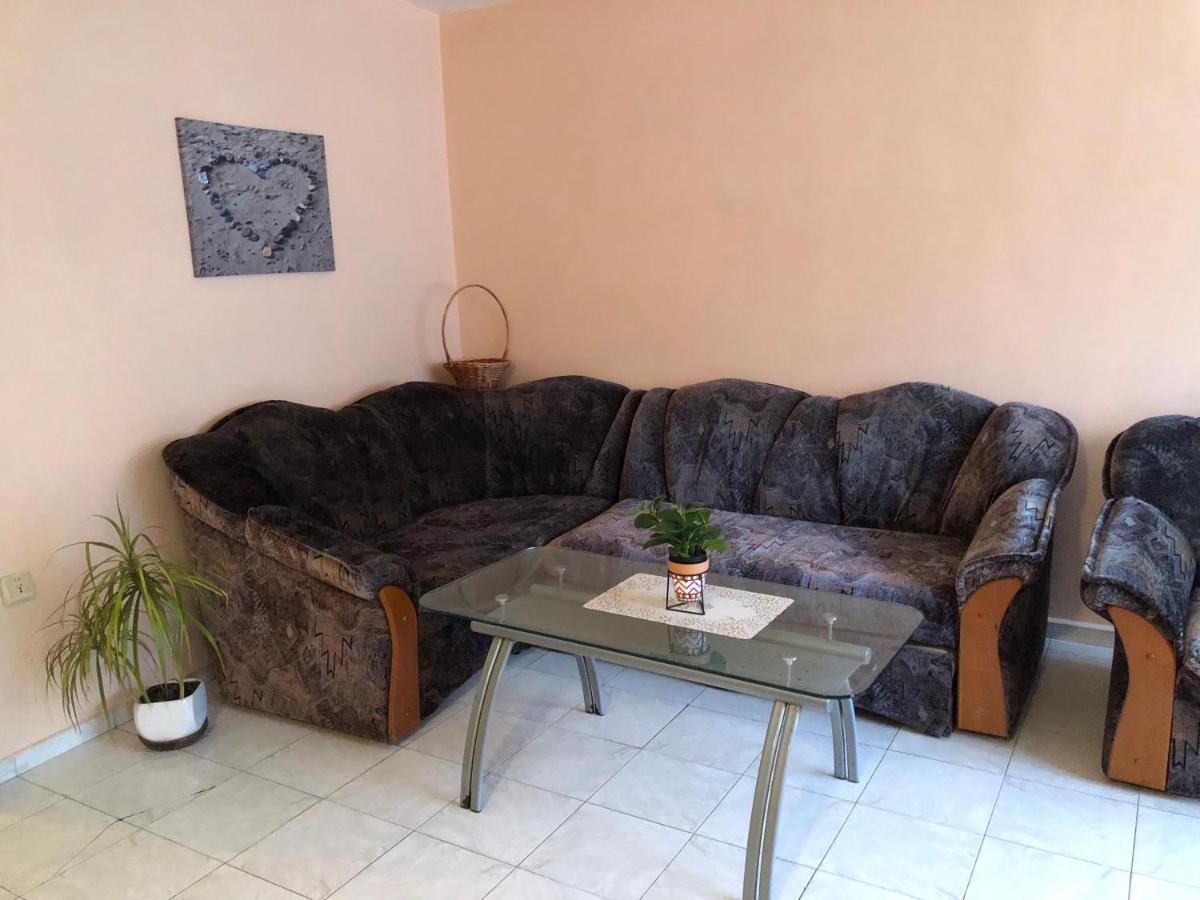 Spacious Beautiful Apartment - Prime Location Варна Екстер'єр фото