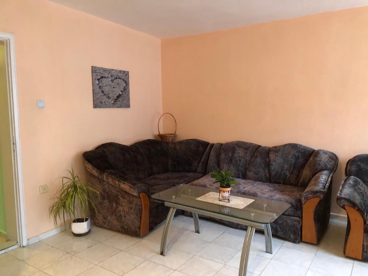 Spacious Beautiful Apartment - Prime Location Варна Екстер'єр фото